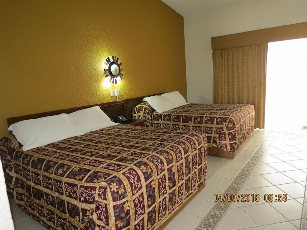Hotel Mision Santa Maria San Quintin Экстерьер фото