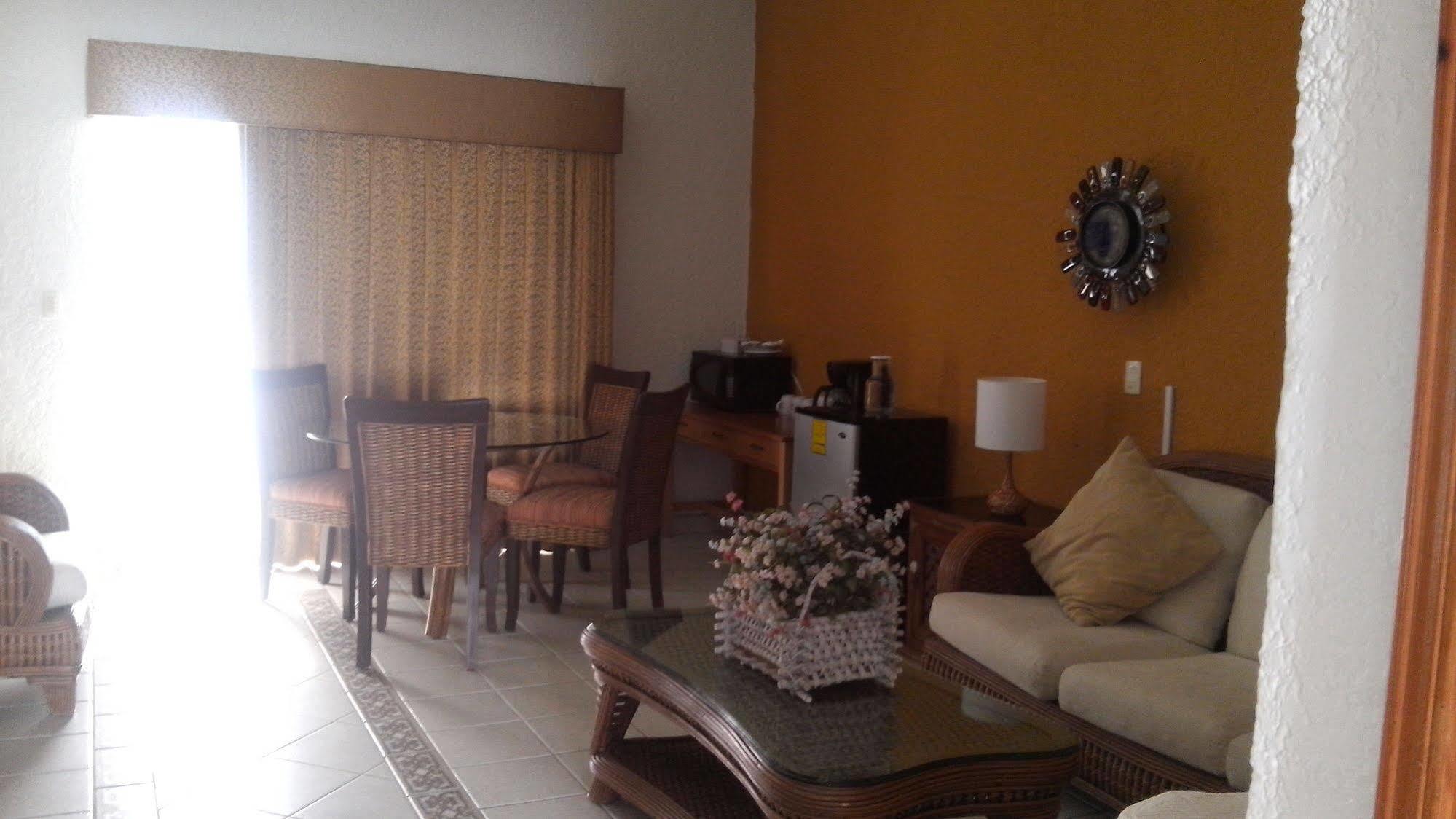Hotel Mision Santa Maria San Quintin Экстерьер фото