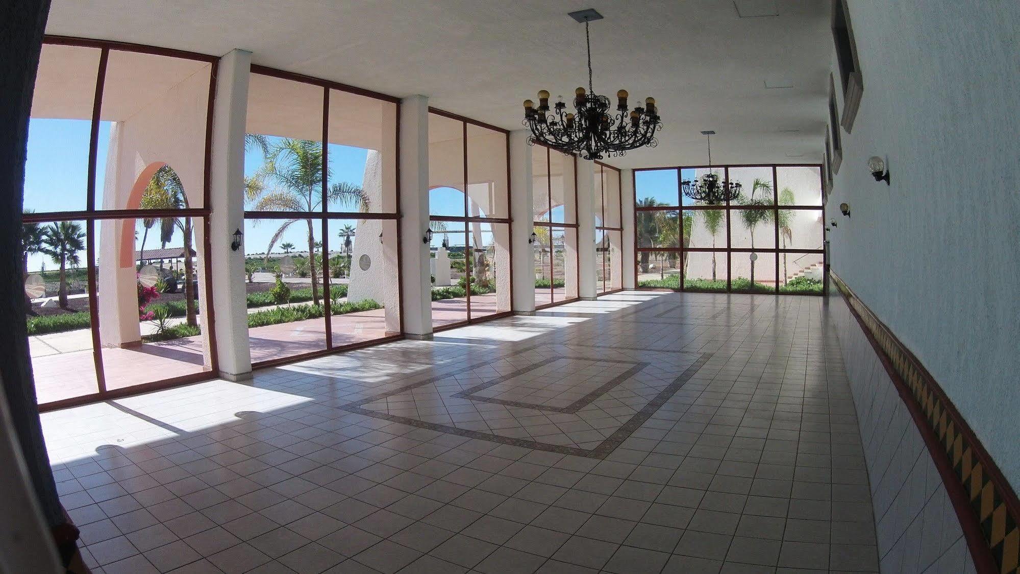 Hotel Mision Santa Maria San Quintin Экстерьер фото