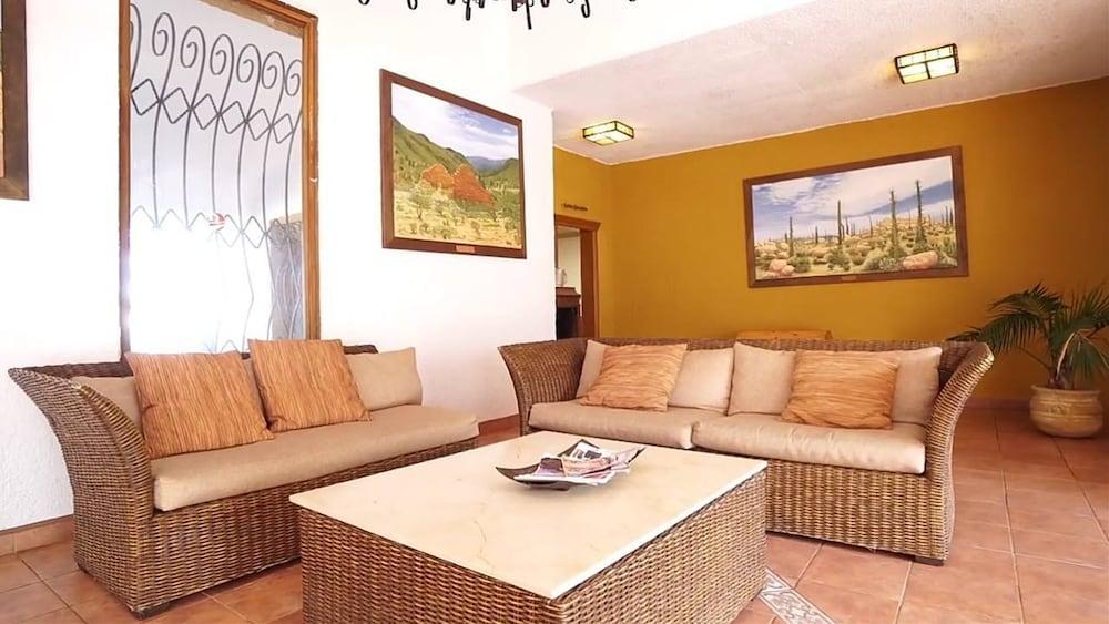 Hotel Mision Santa Maria San Quintin Экстерьер фото